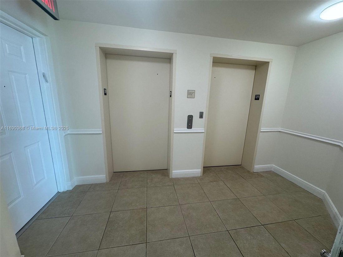 Condo in Aventura, Florida, United States 2 - 17202250