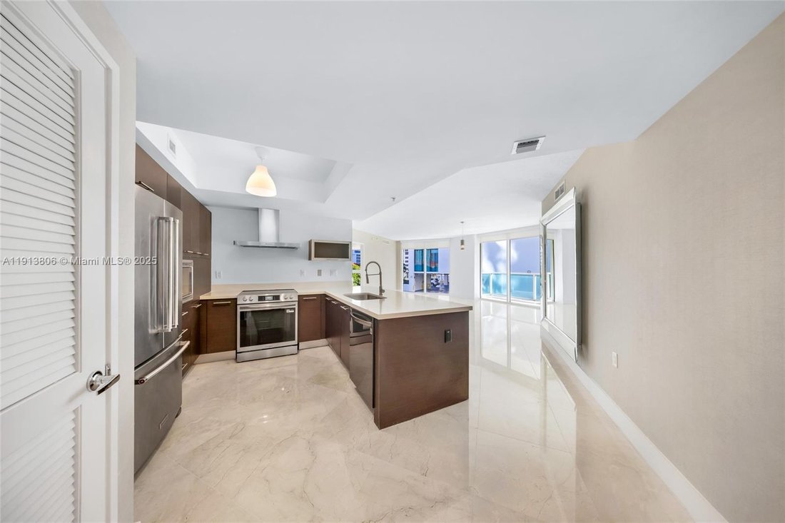 Condo in Sunny Isles Beach, Florida, United States 2 - 17205241