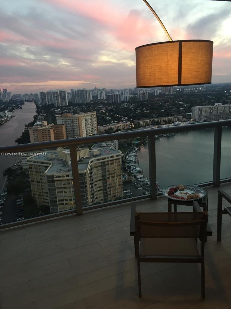 Condo in Hallandale Beach, Florida, United States 4 - 17206234