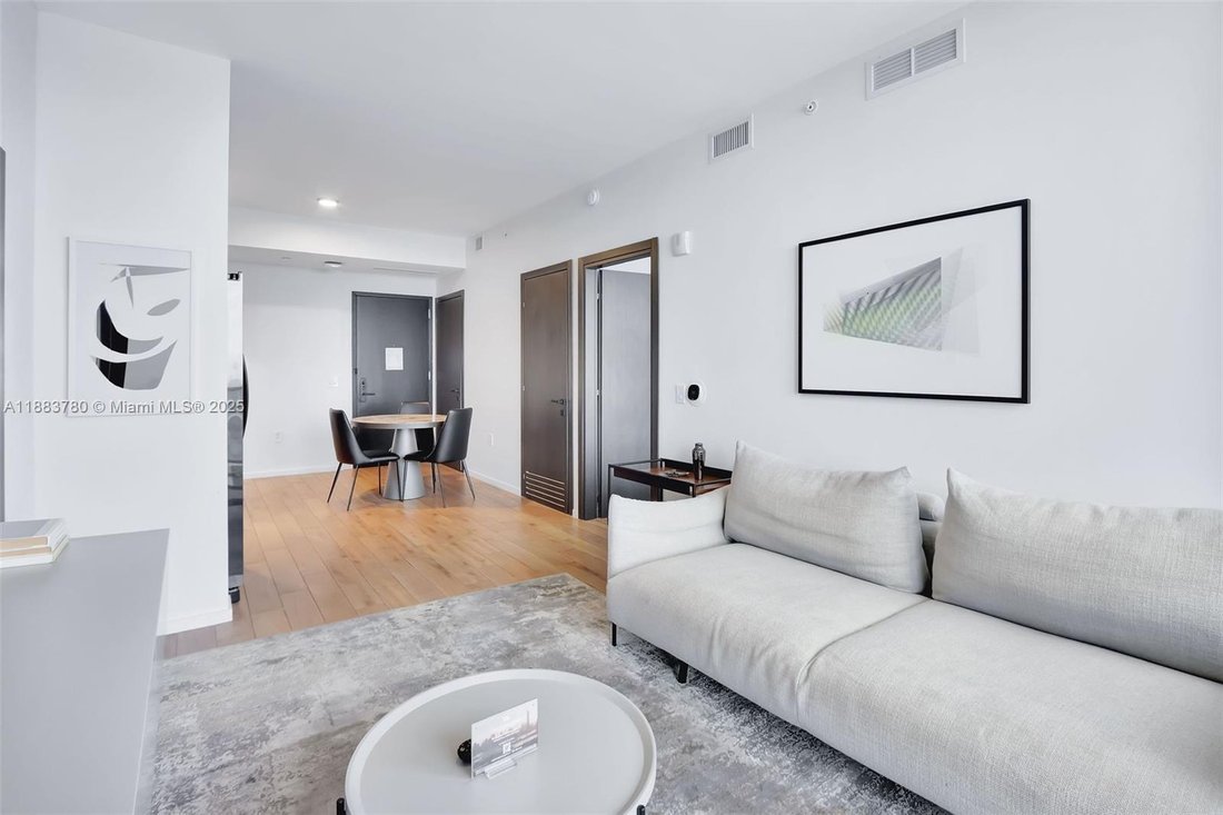 Condo in Miami, Florida, United States 4 - 17203811