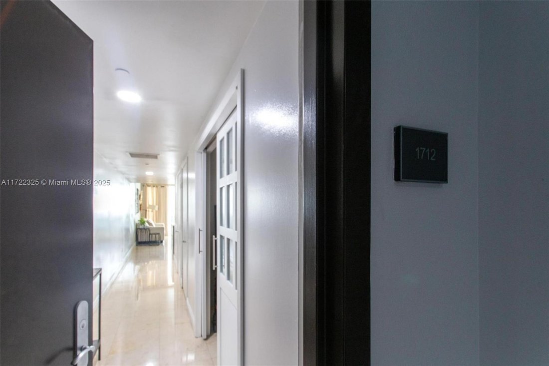 Condo in Hallandale Beach, Florida, United States 3 - 17203078