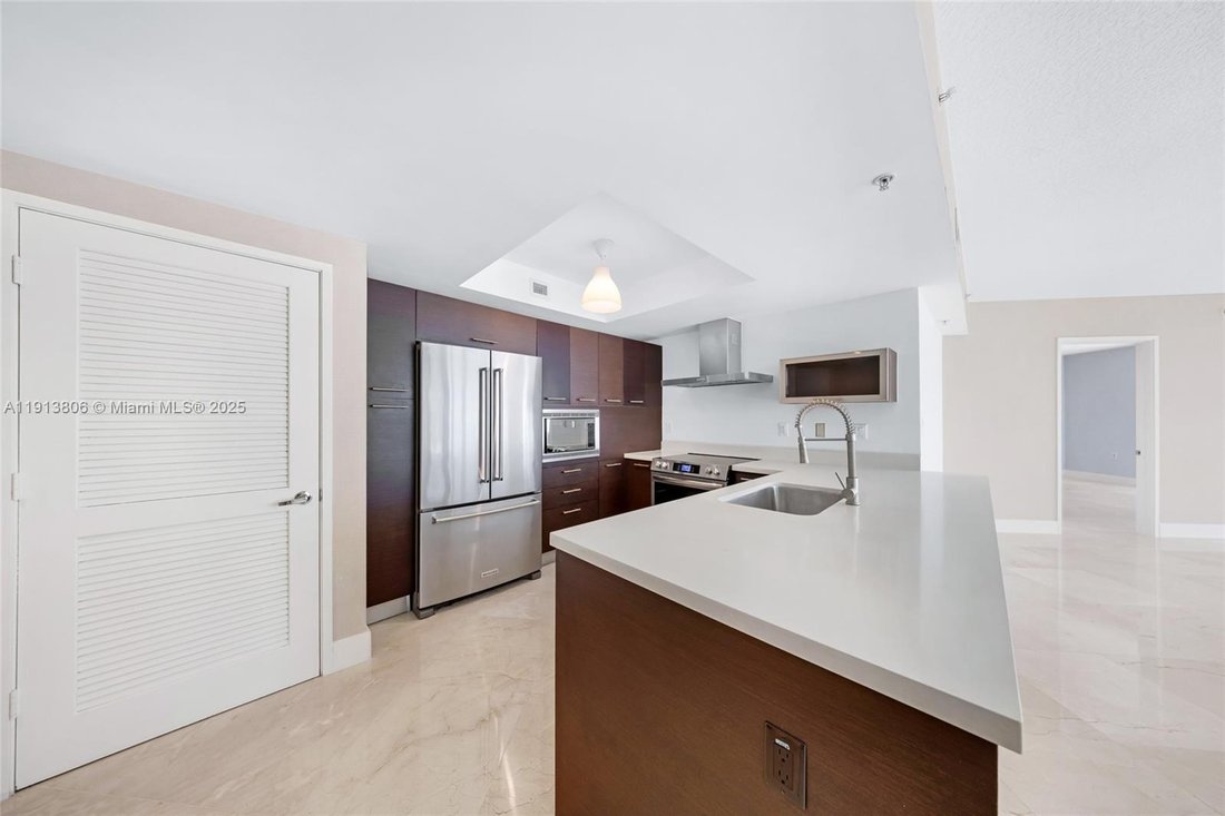 Condo in Sunny Isles Beach, Florida, United States 3 - 17205241