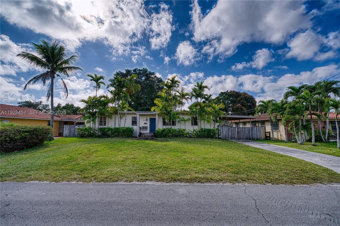 House in Miami, Florida, United States 5 - 17202694