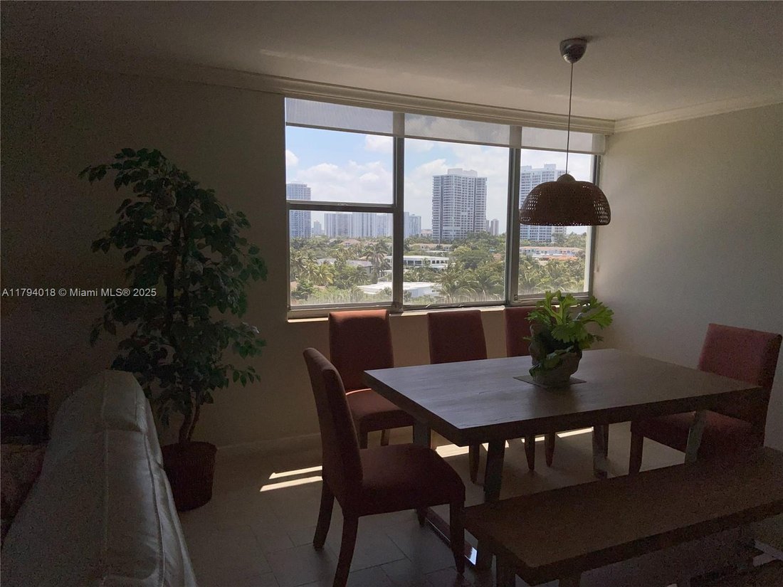 Condo in Hallandale Beach, Florida, United States 3 - 17205211