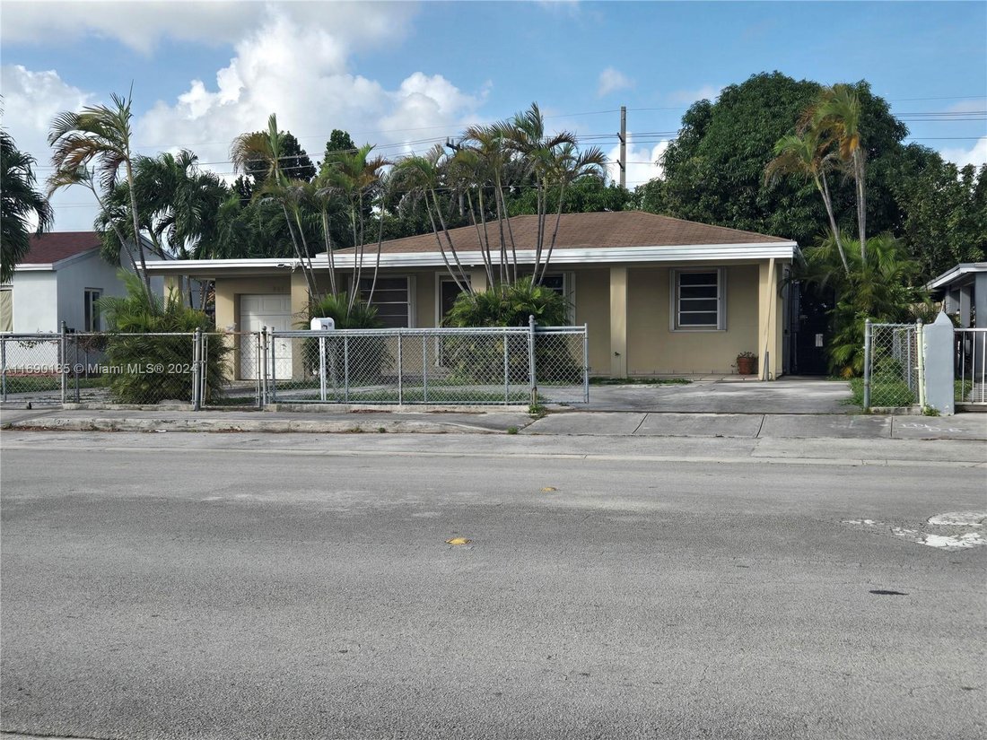 House in Hialeah, Florida, United States 2 - 17203971