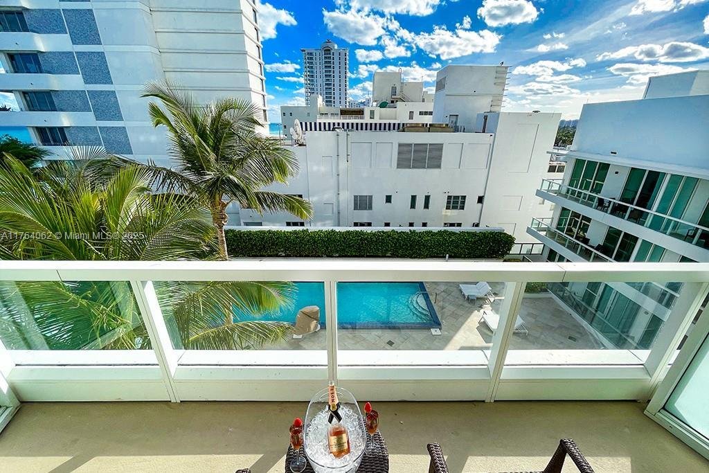 Condo in Miami Beach, Florida, United States 2 - 17202384