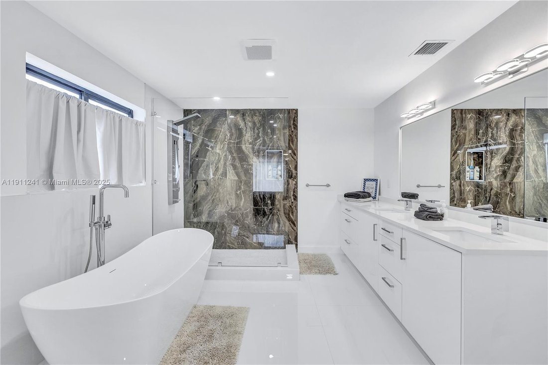 House in Hollywood, Florida, United States 5 - 17203053