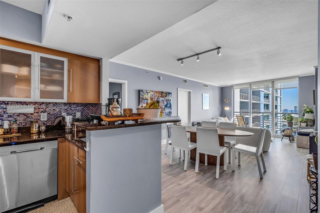 Condo in Miami, Florida, United States 3 - 17202023