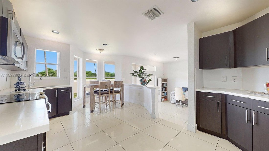 House in West Miami, Florida, United States 5 - 17203366