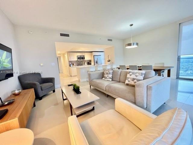 Condo in Hallandale Beach, Florida, United States 2 - 17202514