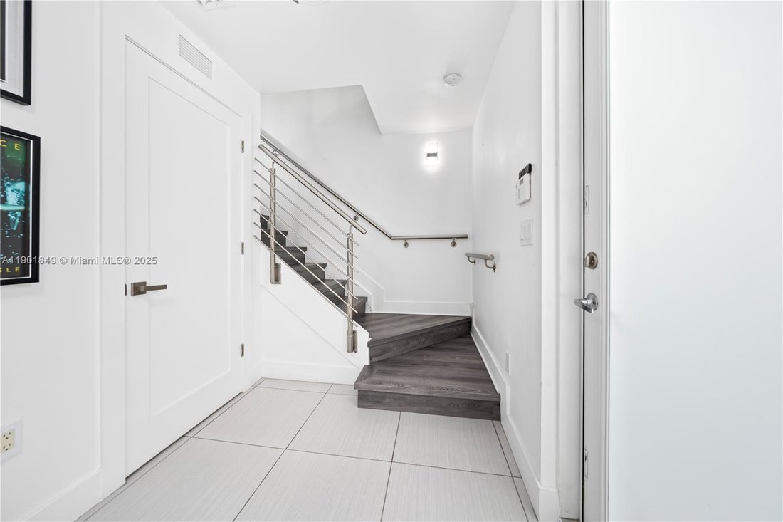 Townhouse in Doral, Florida, United States 3 - 17205412