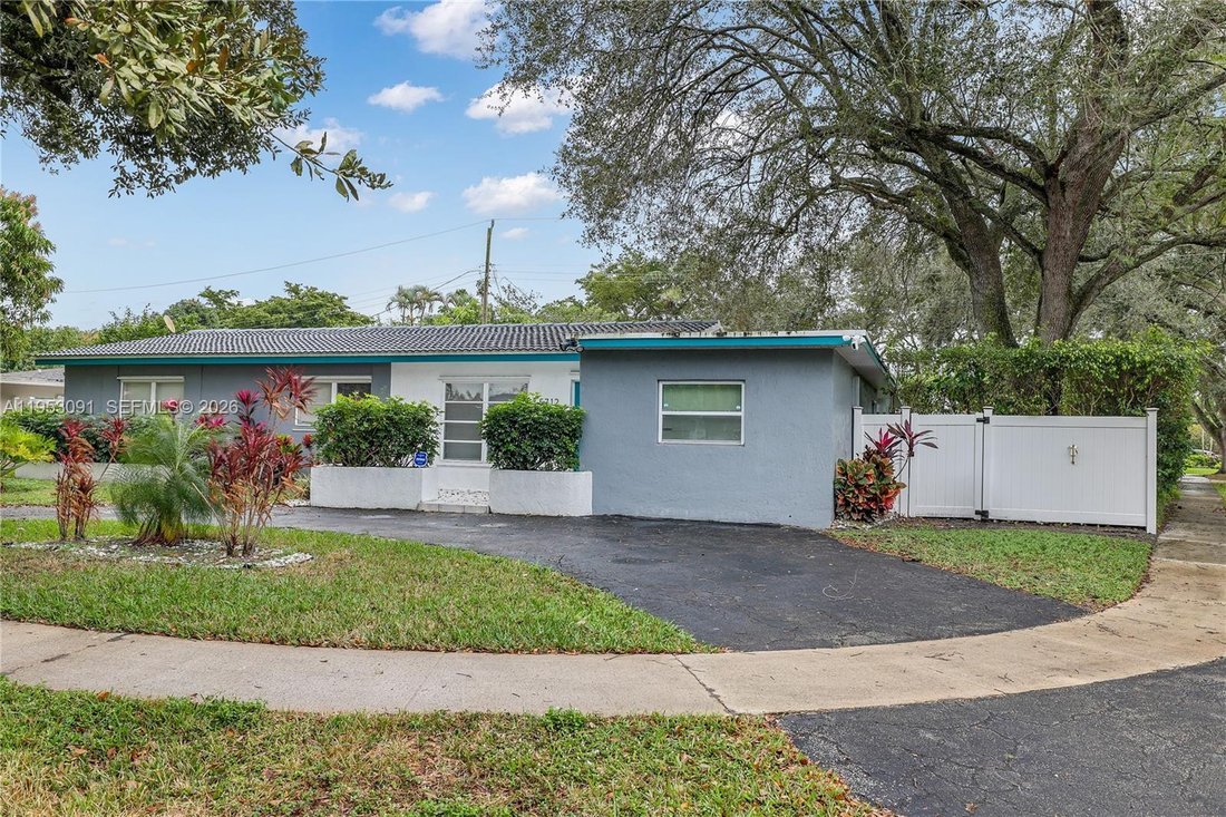 House in Miramar, Florida, United States 2 - 17202976