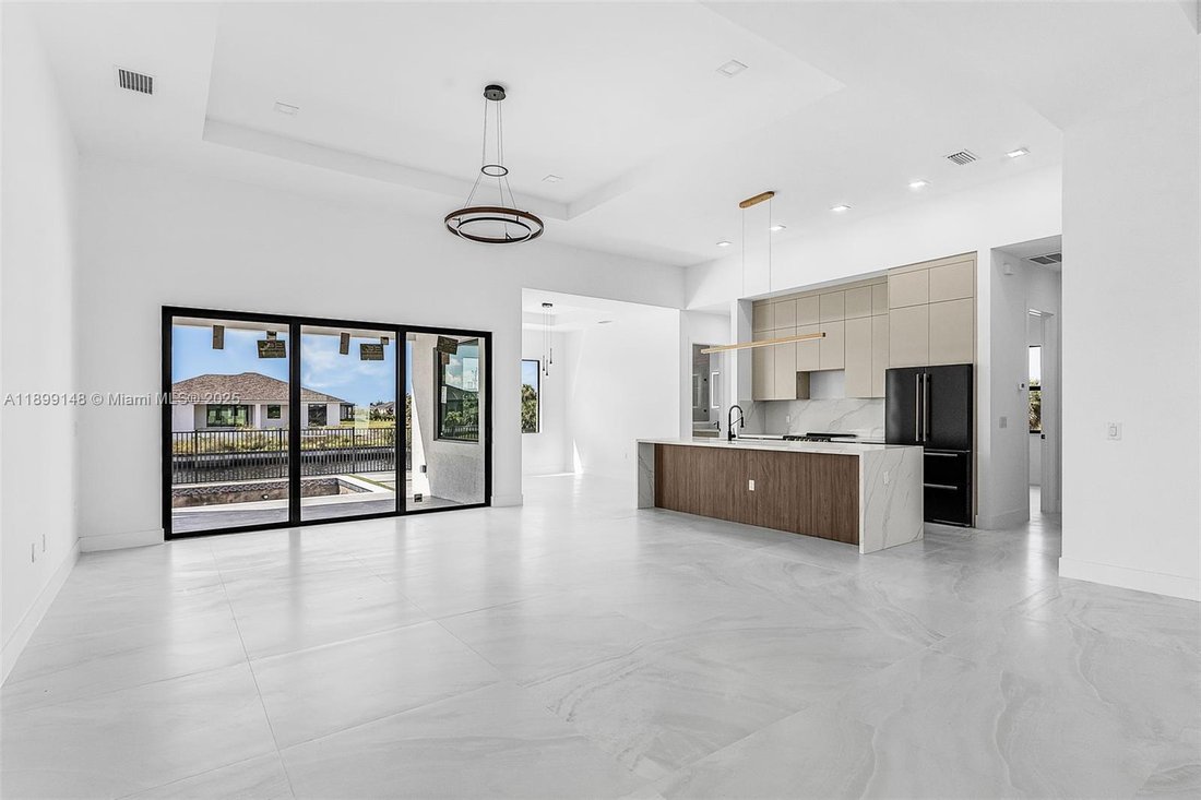 House in Cape Coral, Florida, United States 5 - 17205505