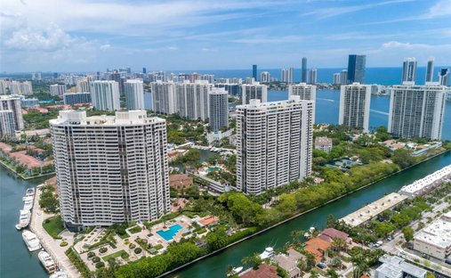 Condo in Golden Beach, Florida, United States 1