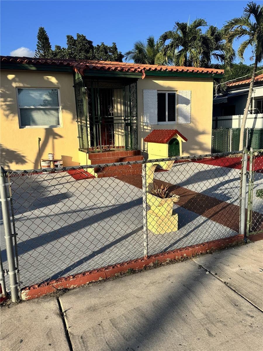 House in Miami, Florida, United States 1 - 17202312