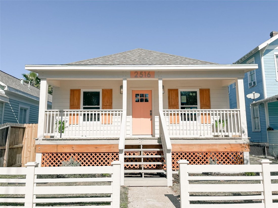 House in Galveston, Texas, United States 1 - 17208904