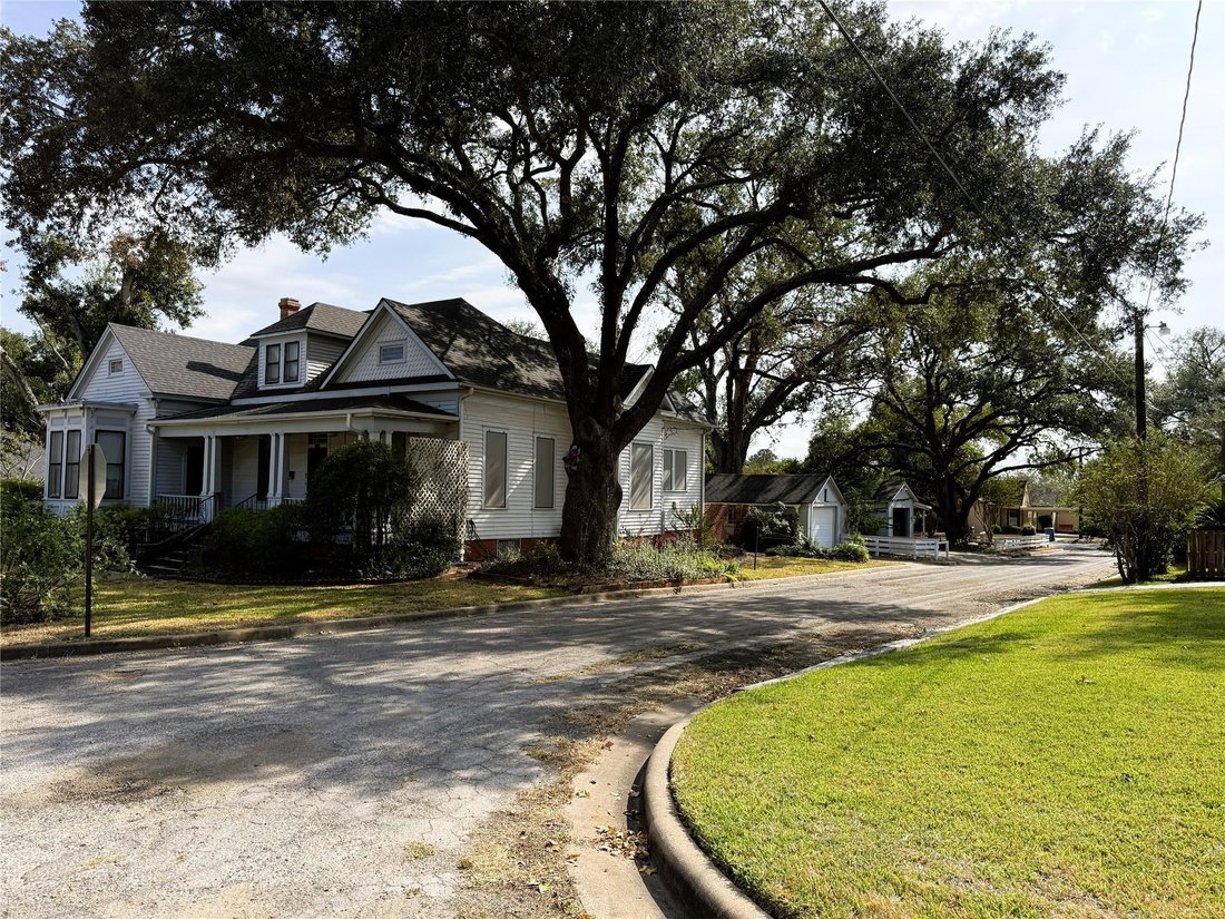 House in Bellville, Texas, United States 3 - 17209750
