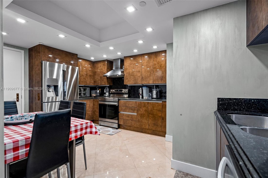 Condo in Bal Harbour, Florida, United States 5 - 17202267