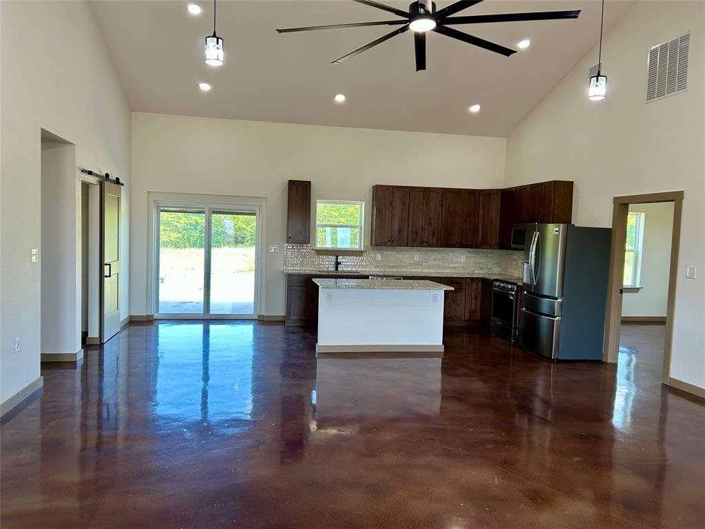 House in Blum, Texas, United States 1 - 17215886