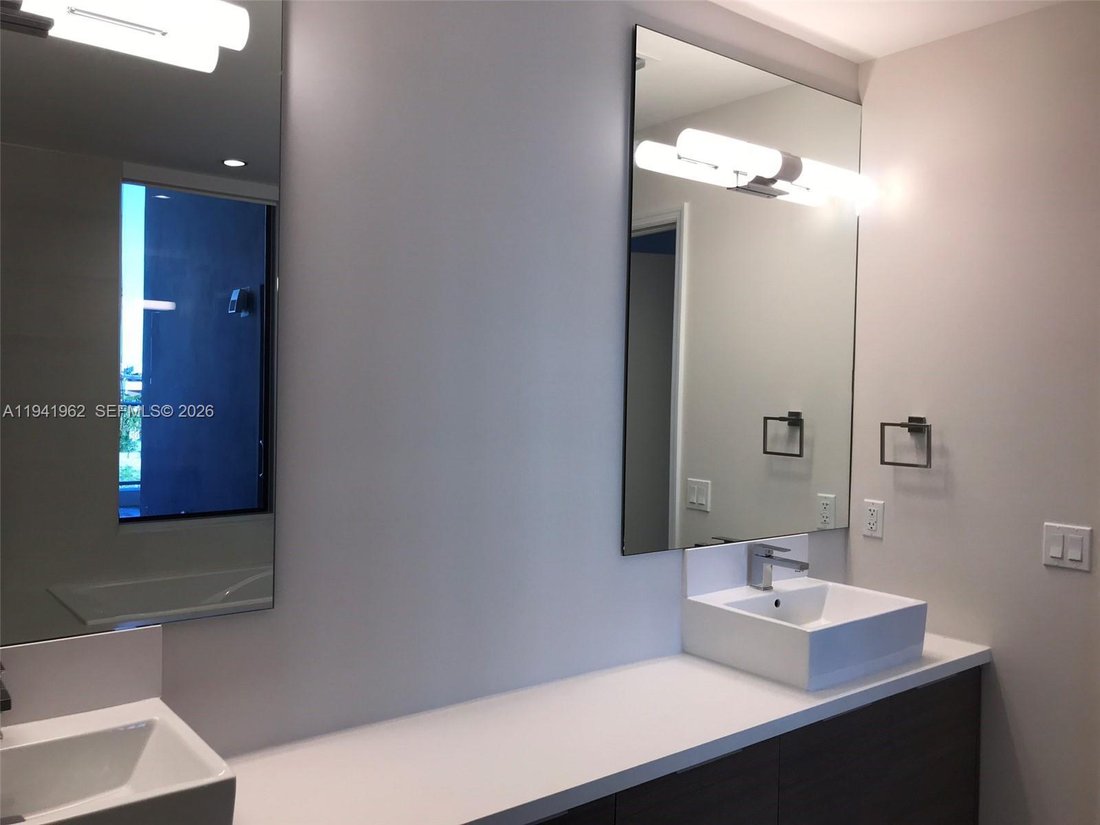 Condo in Miami, Florida, United States 5 - 17204984