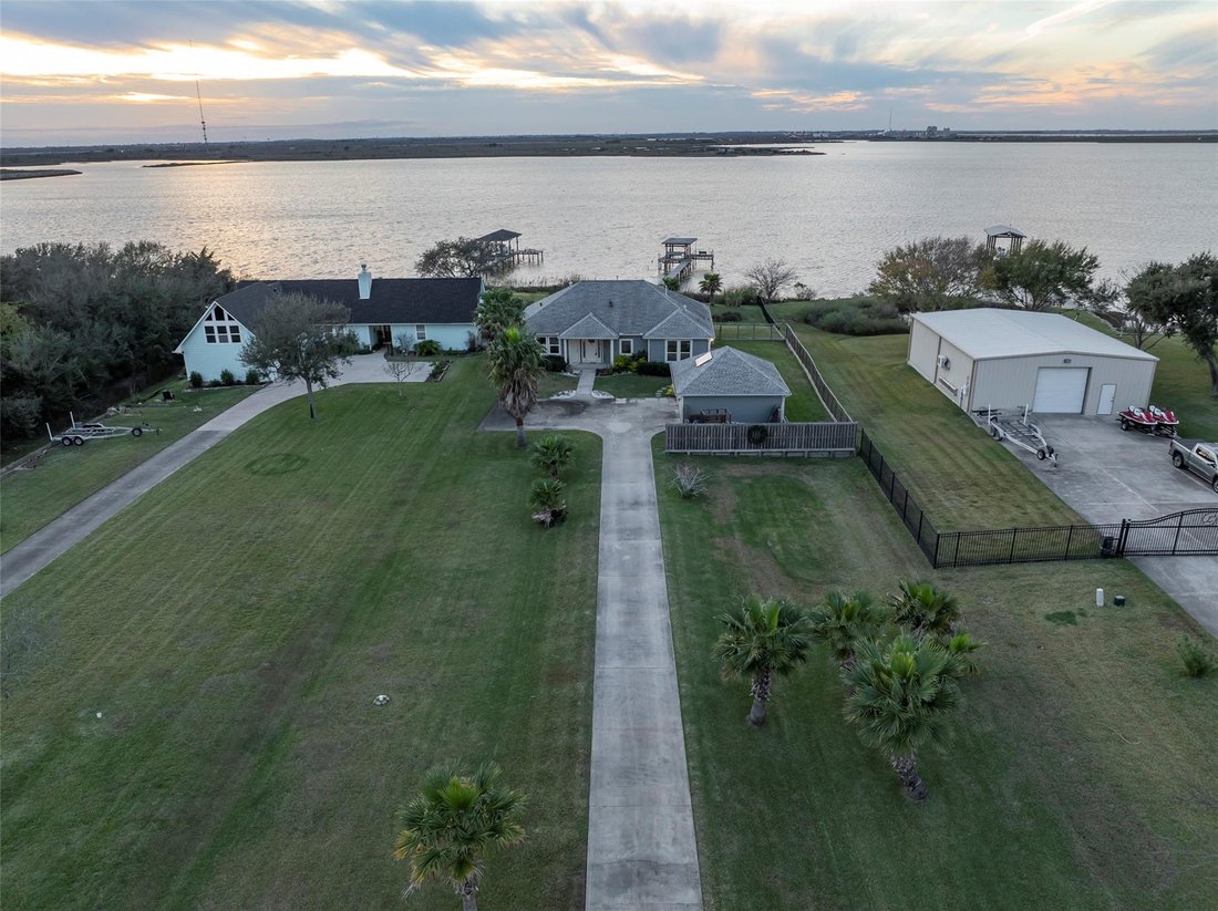 House in Texas City, Texas, United States 2 - 17209897