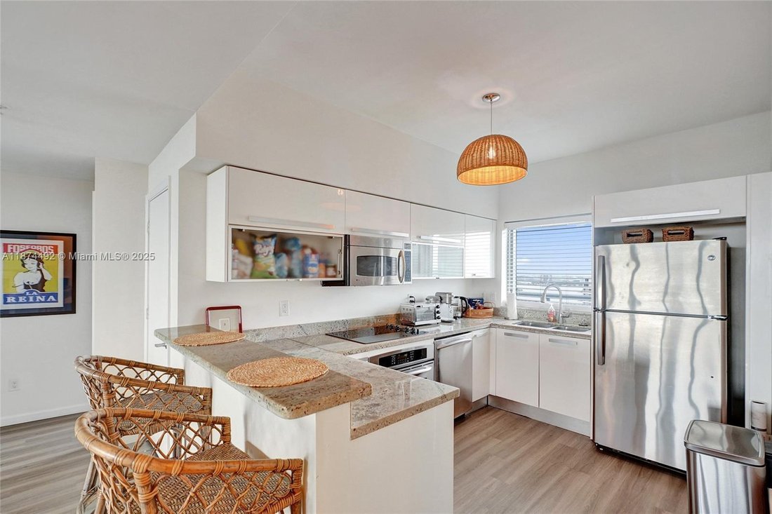 Condo in Miami, Florida, United States 5 - 17204655