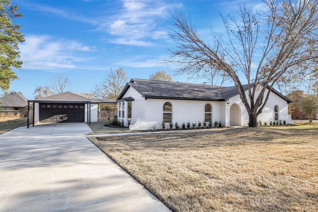House in Pinehurst, Texas, United States 2 - 17209244
