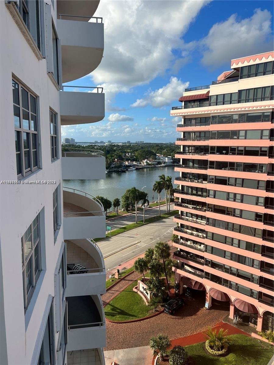 Condo in Miami Beach, Florida, United States 4 - 17202367