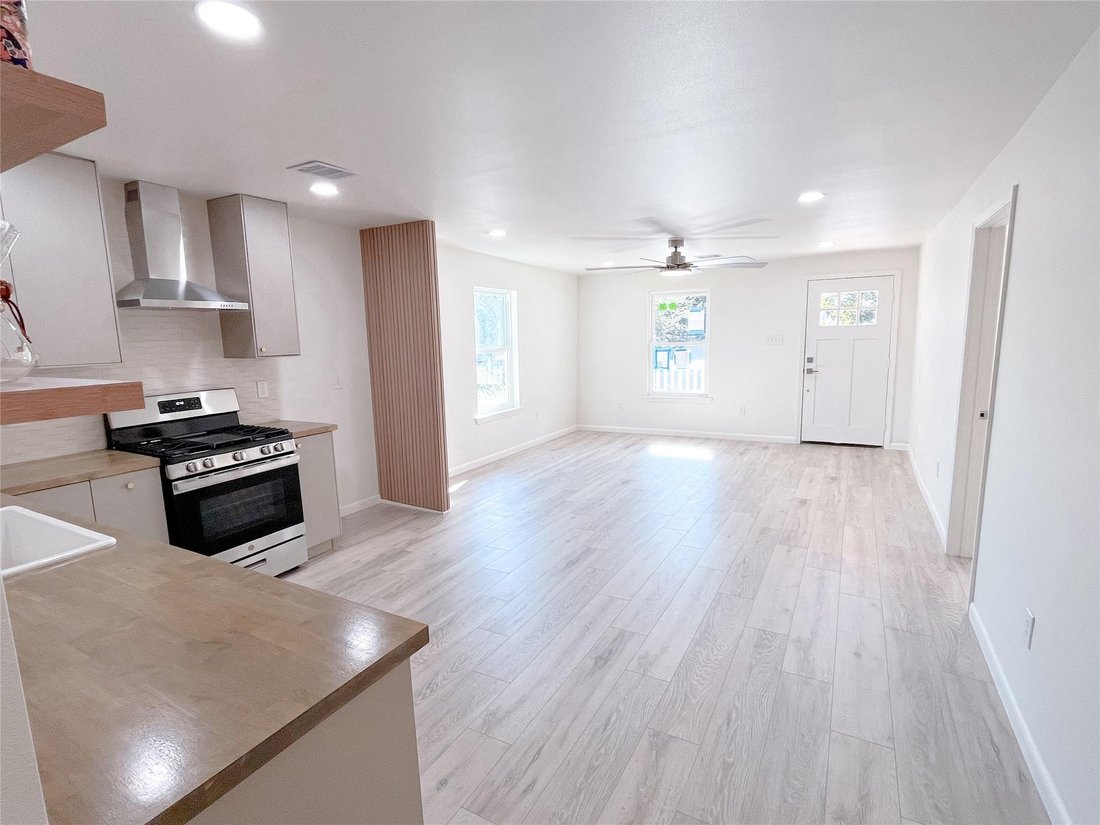 House in Galveston, Texas, United States 5 - 17208904