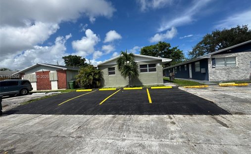 House in Hallandale Beach, Florida, United States 1