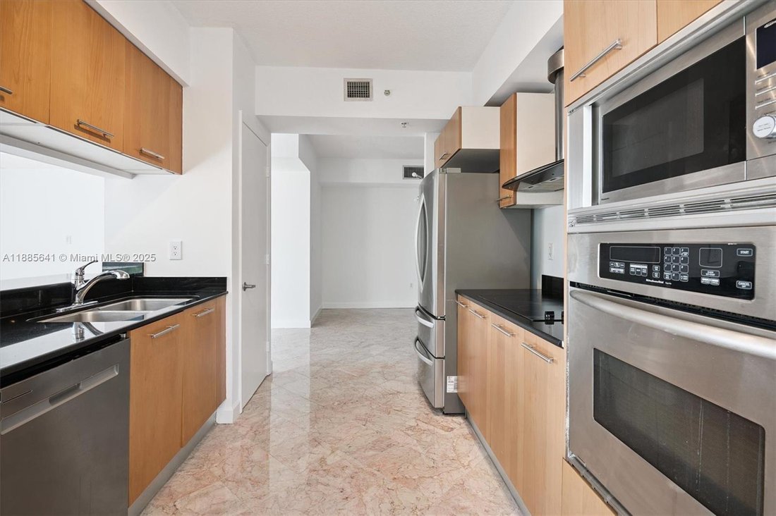 Condo in Miami Beach, Florida, United States 5 - 17202430