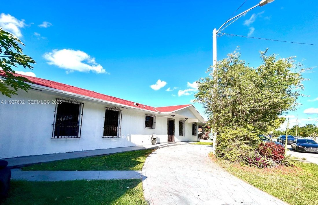 House in Miami, Florida, United States 2 - 17203094