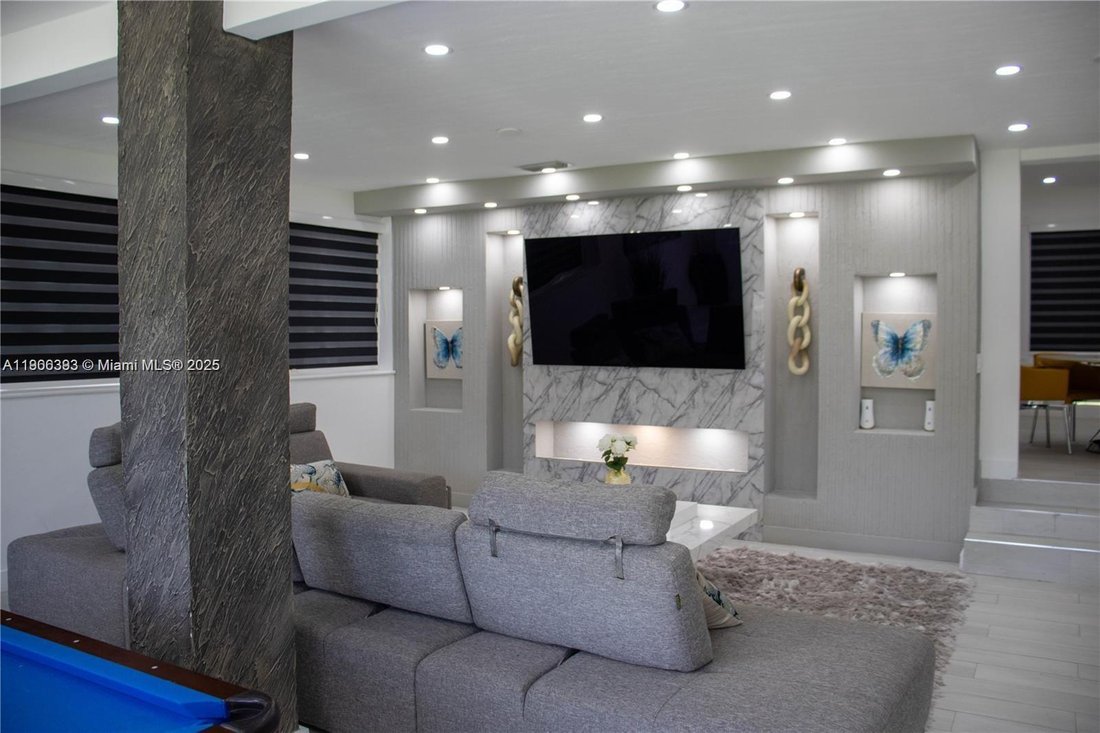 House in Miami, Florida, United States 4 - 17203257