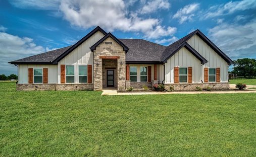 House in Celeste, Texas, United States 1