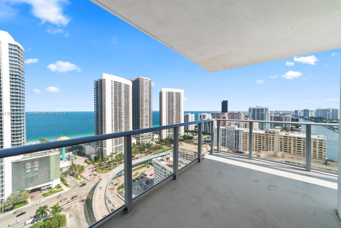 Hollywood, Florida, United States 1 - 17205219