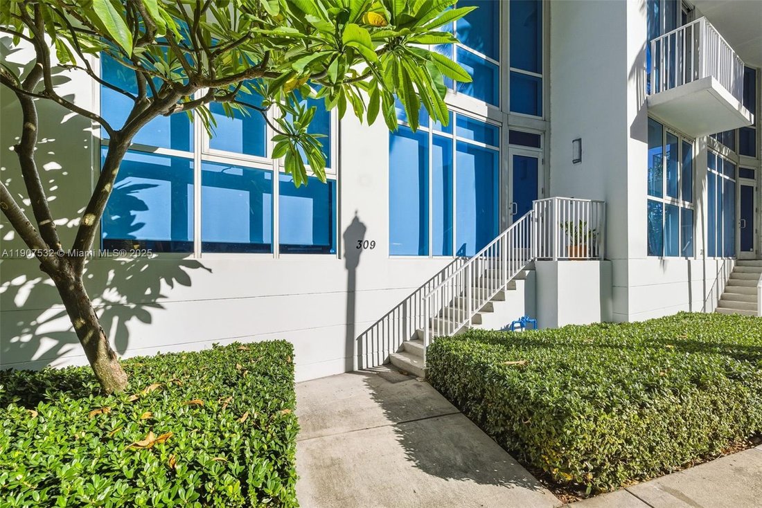 Condo in Miami, Florida, United States 2 - 17202210