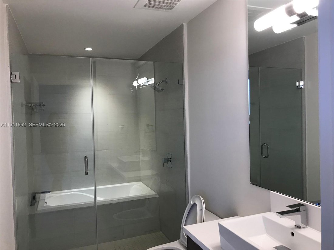 Condo in Miami, Florida, United States 2 - 17204984