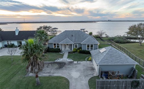 House in Texas City, Texas, United States 1