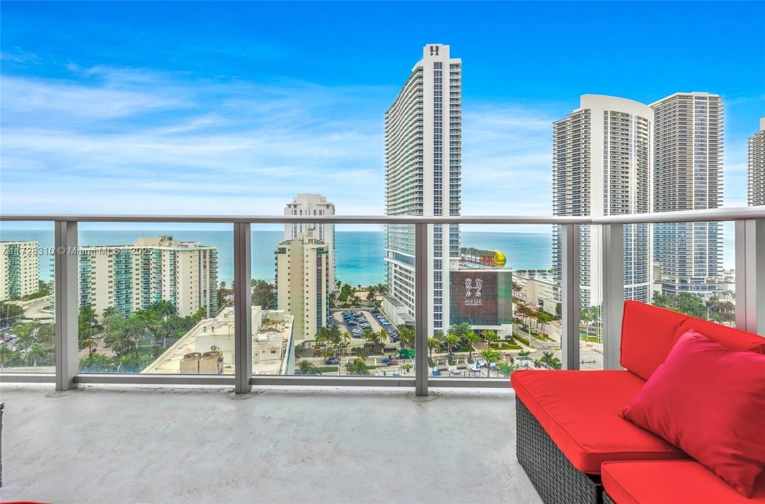 Hollywood, Florida, United States 2 - 17205279