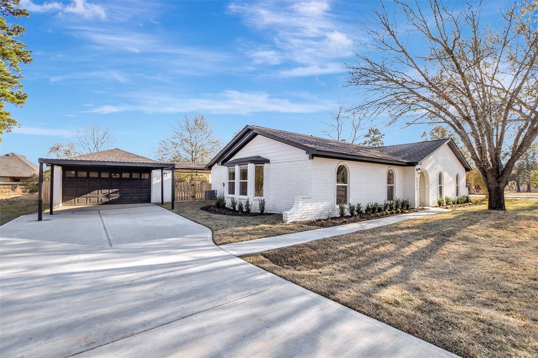 House in Pinehurst, Texas, United States 3 - 17209244