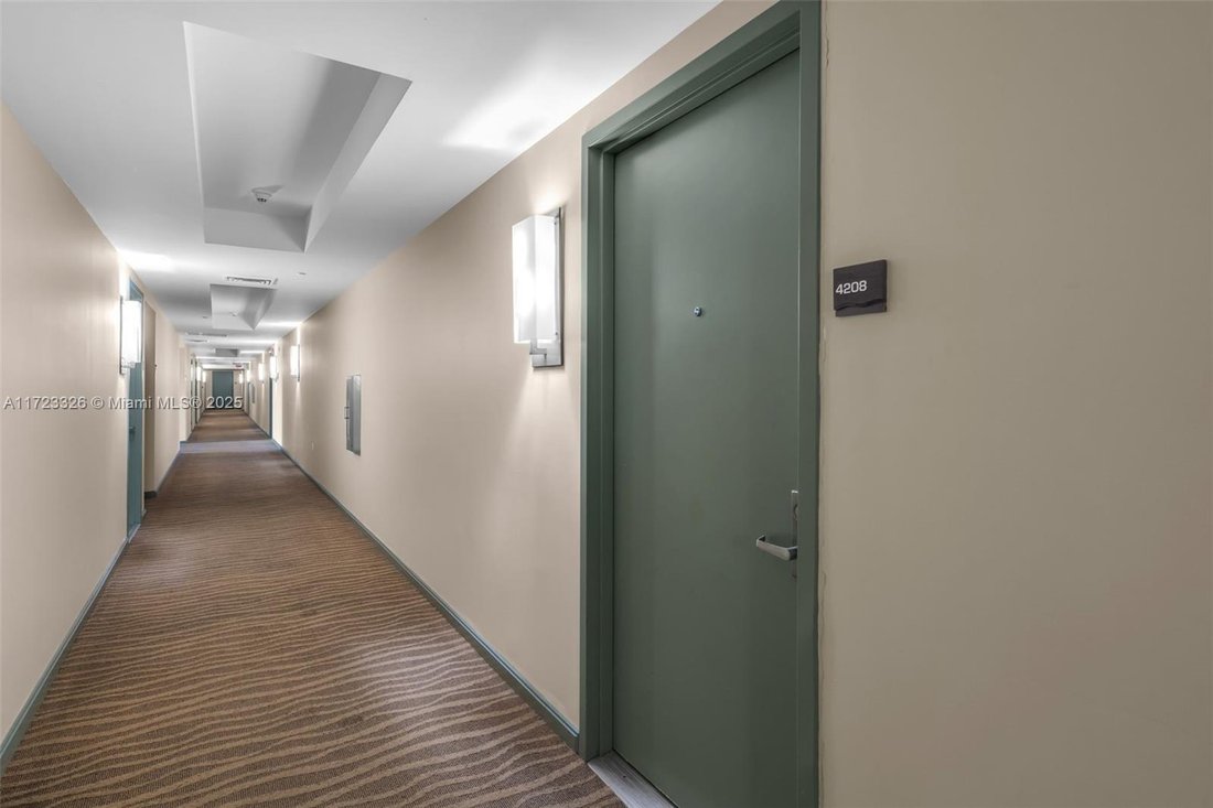 Condo in Miami, Florida, United States 4 - 17203378