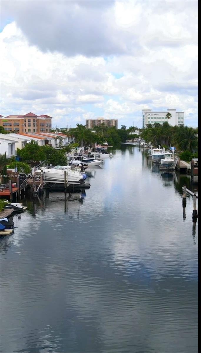 Townhouse in North Miami Beach, Florida, United States 2 - 17203260