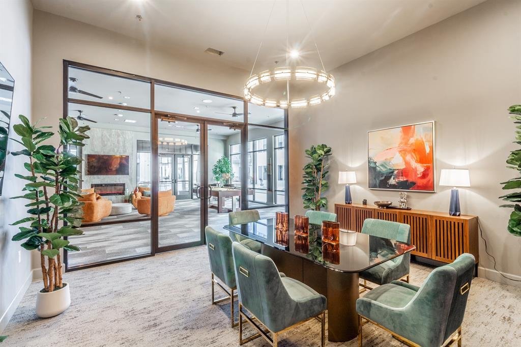 Condo in Dallas, Texas, United States 5 - 17214353