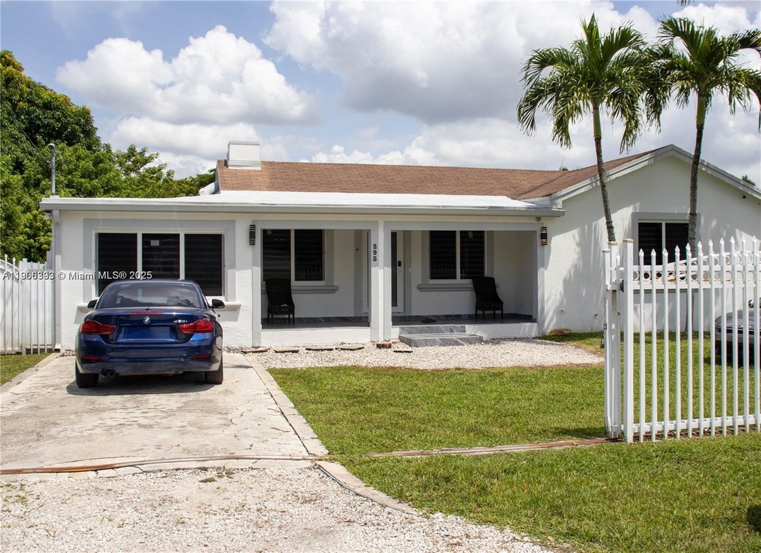 House in Miami, Florida, United States 1 - 17203257
