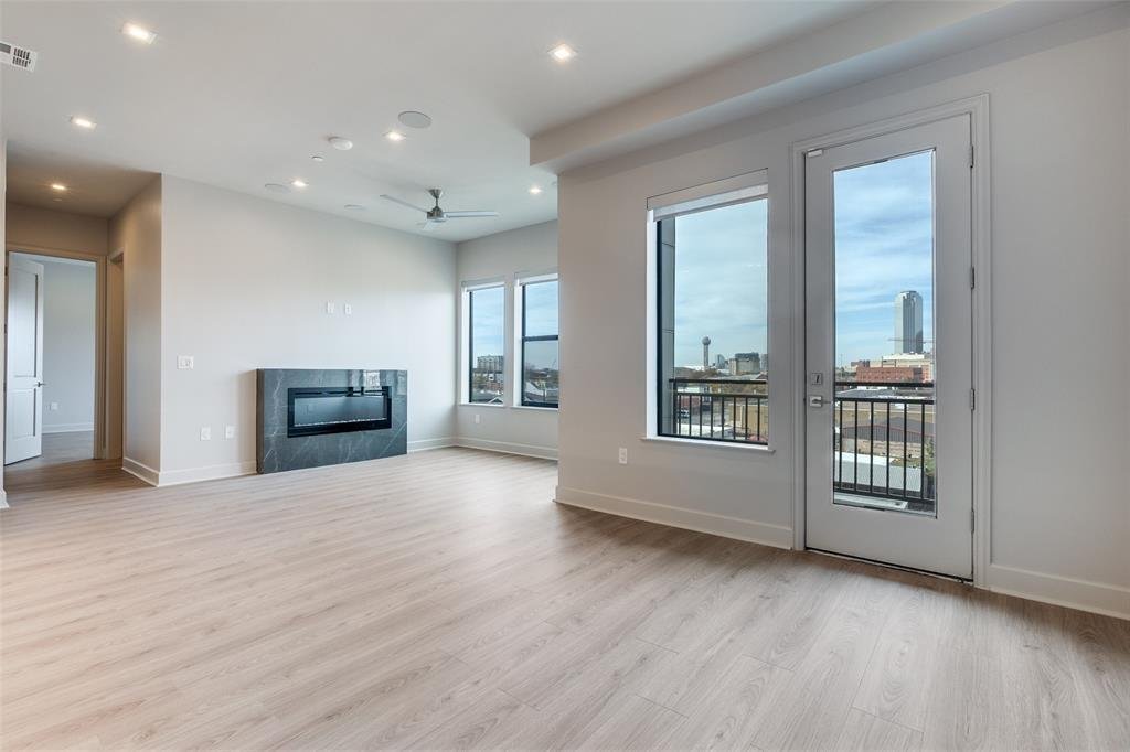 Condo in Dallas, Texas, United States 5 - 17214353