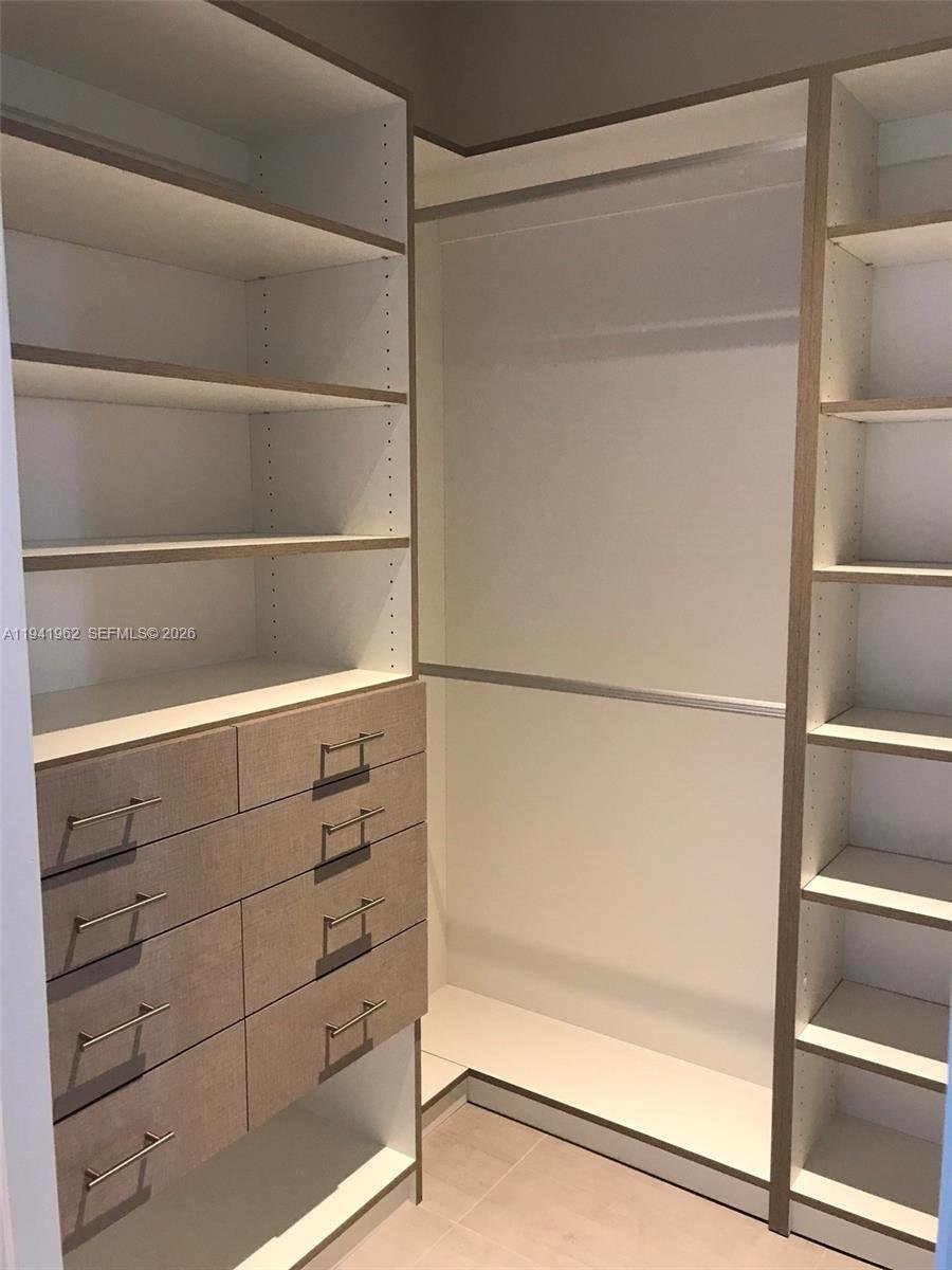 Condo in Miami, Florida, United States 4 - 17204984
