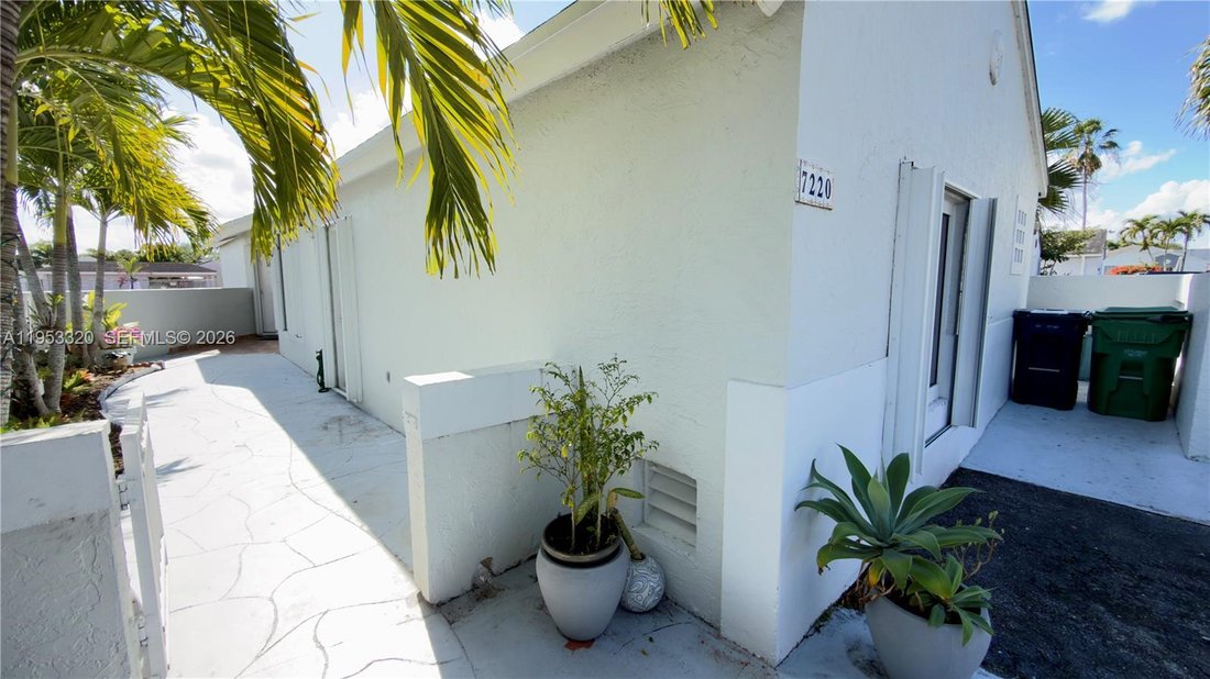 House in Miami, Florida, United States 5 - 17205564