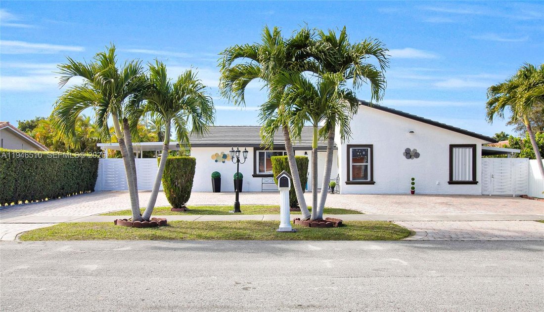 House in Miami, Florida, United States 1 - 17203003