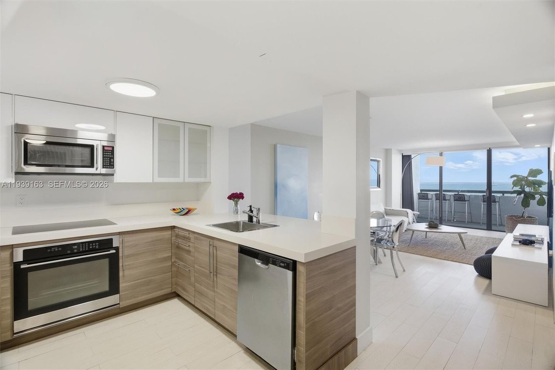 Condo in Miami Beach, Florida, United States 2 - 17202806