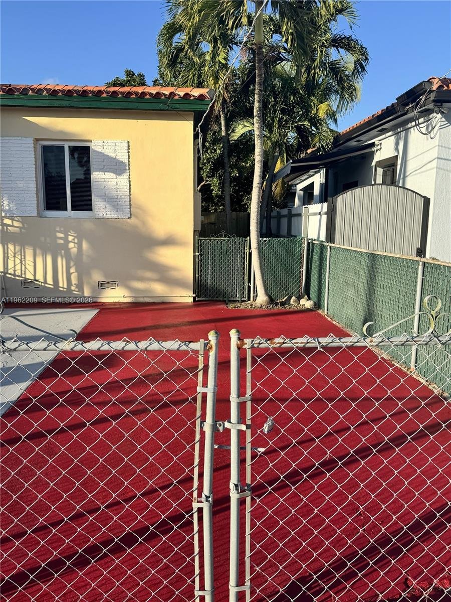 House in Miami, Florida, United States 4 - 17202312